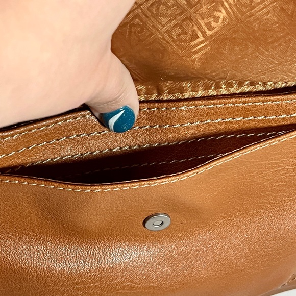 Pre-Owned Relic Shoulder Bag with Woven Straps - Picture 3 of 13